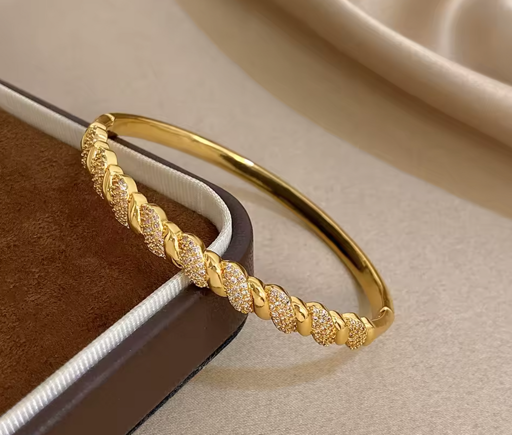 Exquisite Shiny Zircon Gold Plated Bracelet