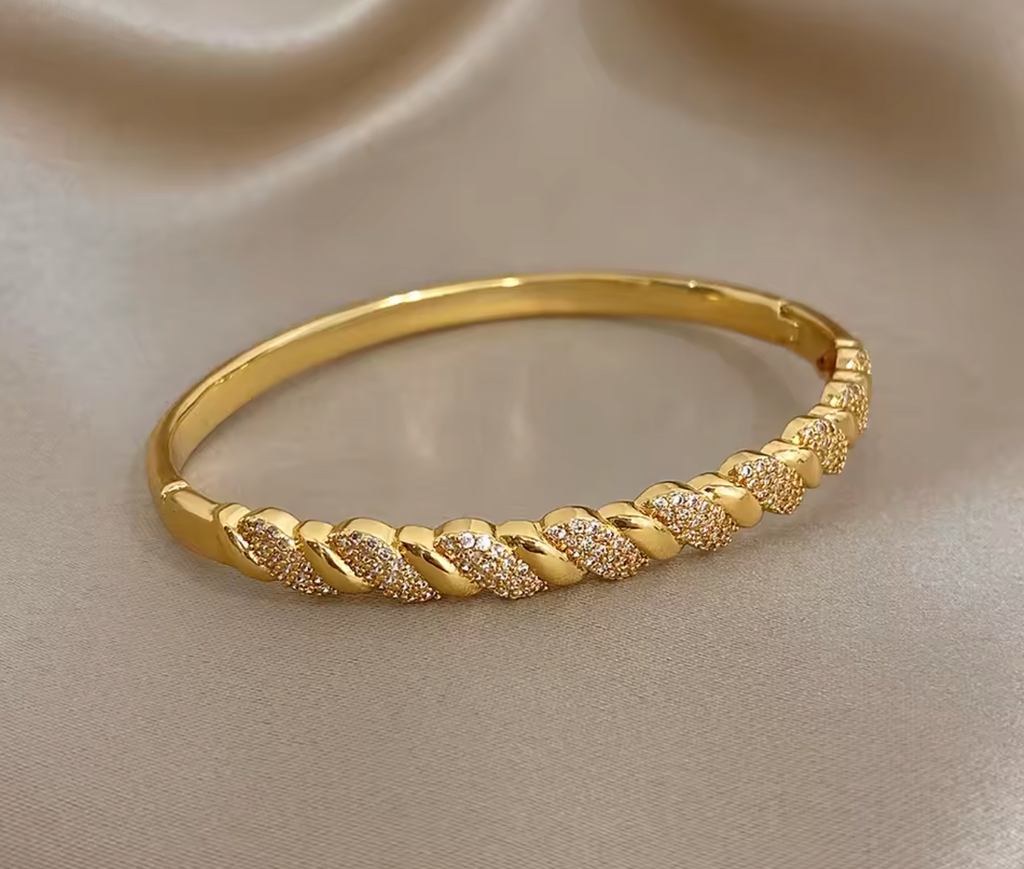 Exquisite Shiny Zircon Gold Plated Bracelet