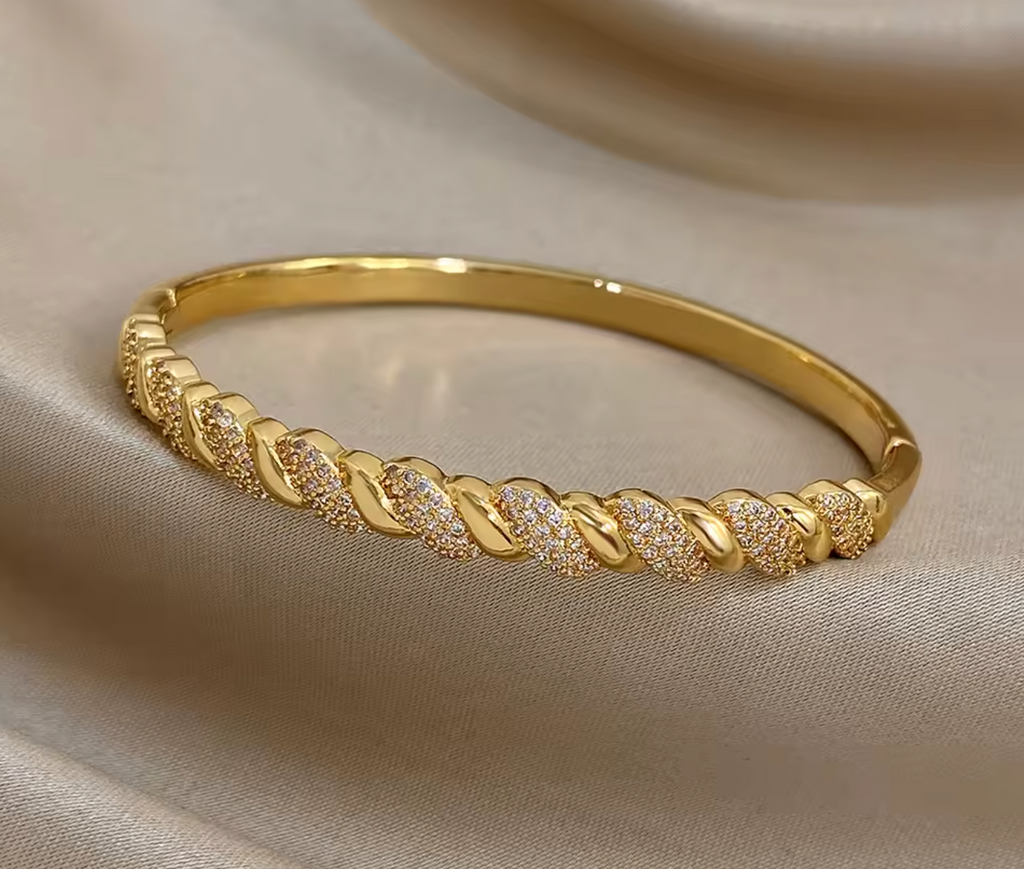 Exquisite Shiny Zircon Gold Plated Bracelet